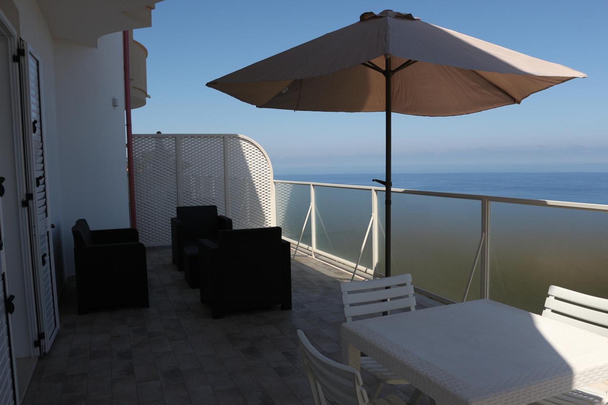 Aparthotel Bloom Tropea à Ciaramiti Extérieur photo
